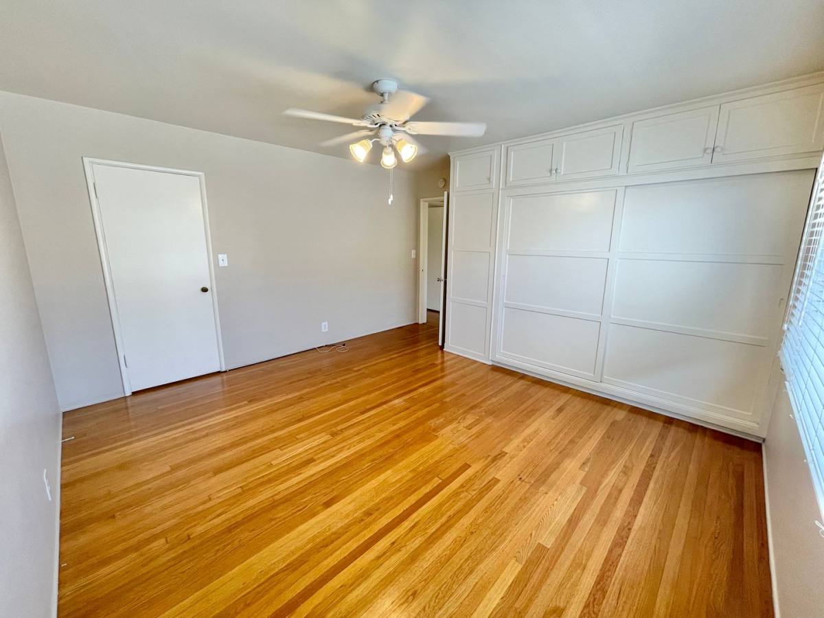 Apartment for rent at 108-110 Redondo, Long Beach, CA 90803