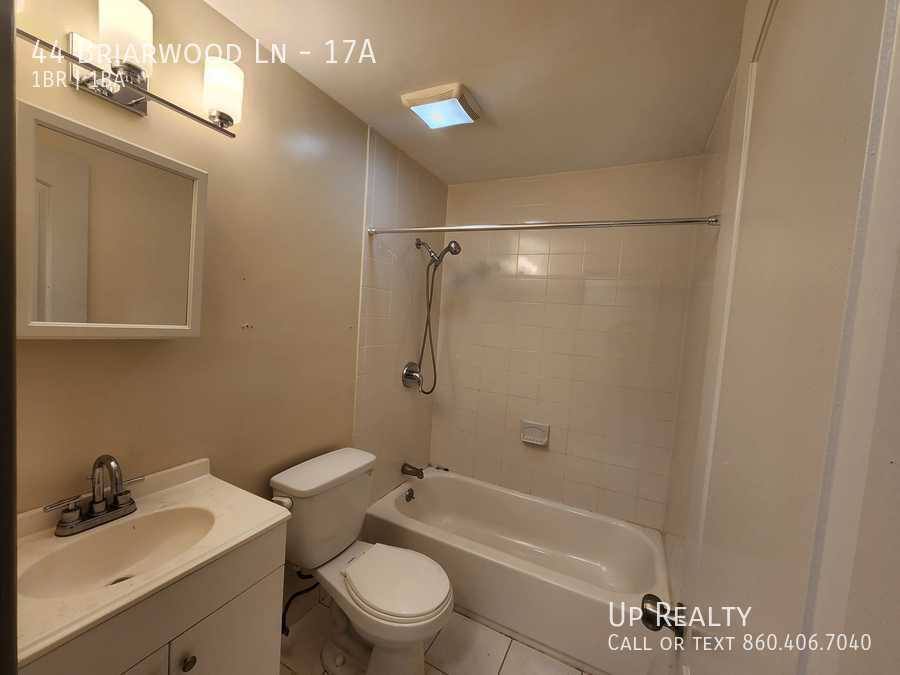 Apartment for rent at 44 Briarwood Lane, Branford, CT 06405