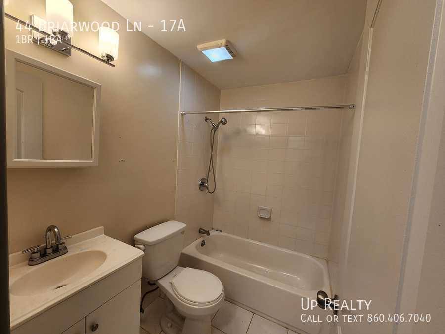 Apartment for rent at 44 Briarwood Lane, Branford, CT 06405