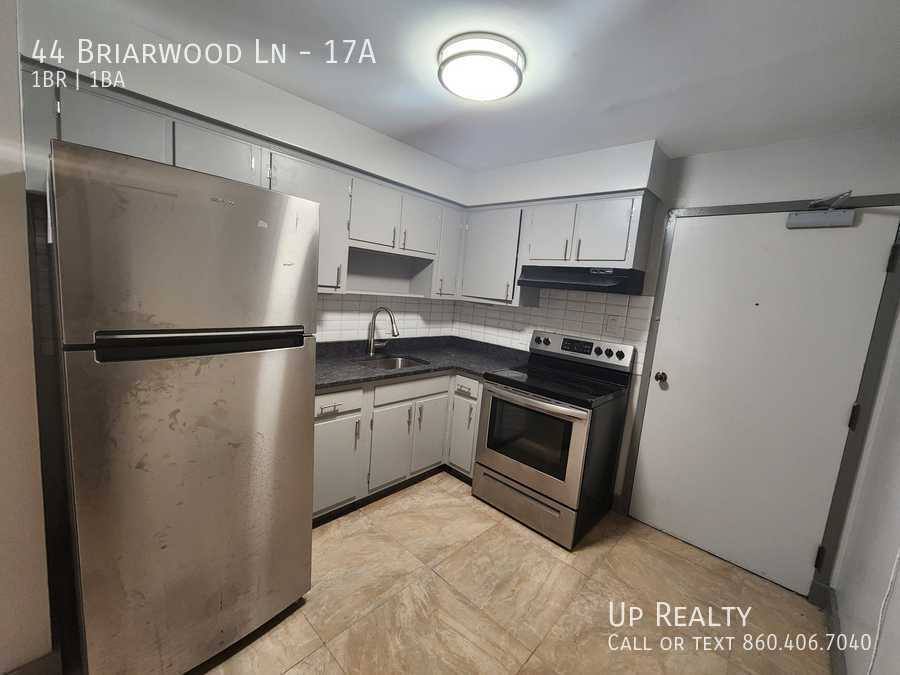 Apartment for rent at 44 Briarwood Lane, Branford, CT 06405