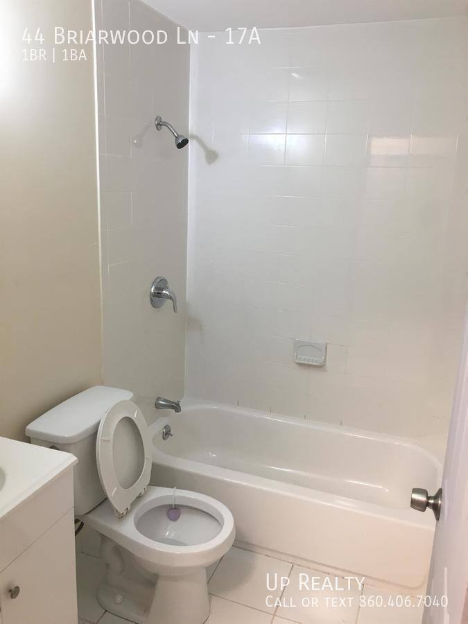 Apartment for rent at 44 Briarwood Lane, Branford, CT 06405