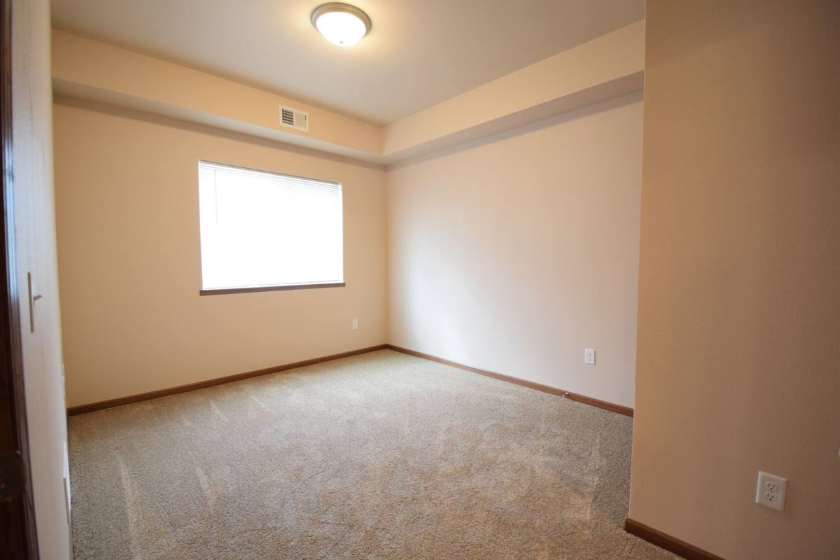 Apartment for rent at 2040 Prairie Rose Dr, Mankato, MN 56001