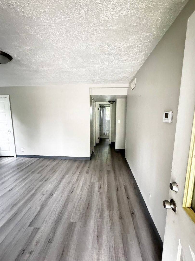Apartment for rent at 334-340 Hemlock Dr, Coraopolis, PA 15108