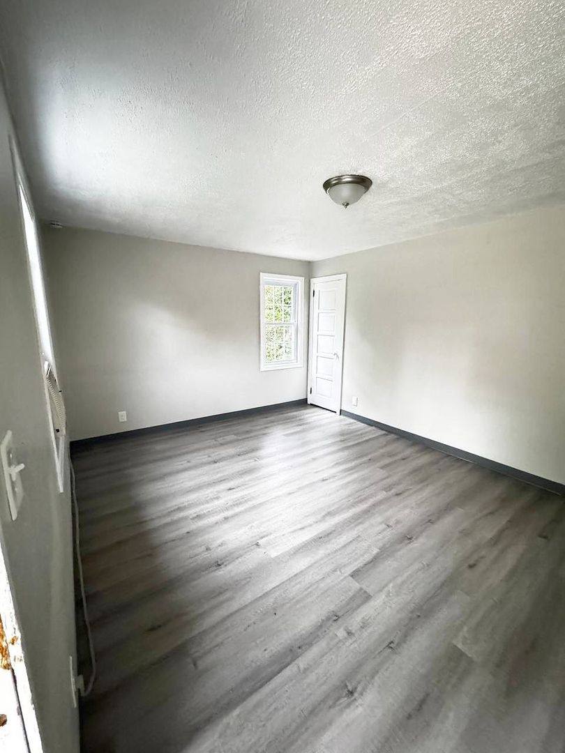 Apartment for rent at 334-340 Hemlock Dr, Coraopolis, PA 15108