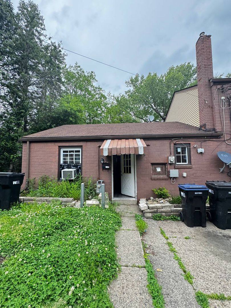Apartment for rent at 334-340 Hemlock Dr, Coraopolis, PA 15108