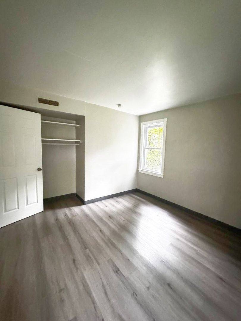 Apartment for rent at 334-340 Hemlock Dr, Coraopolis, PA 15108