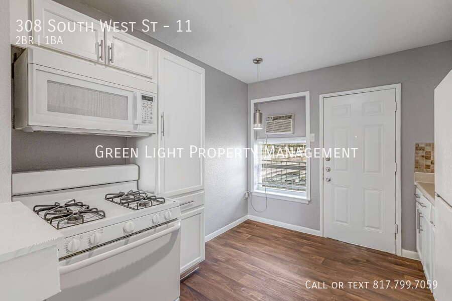 Apartment for rent at 308 S W St, Arlington, TX 76010