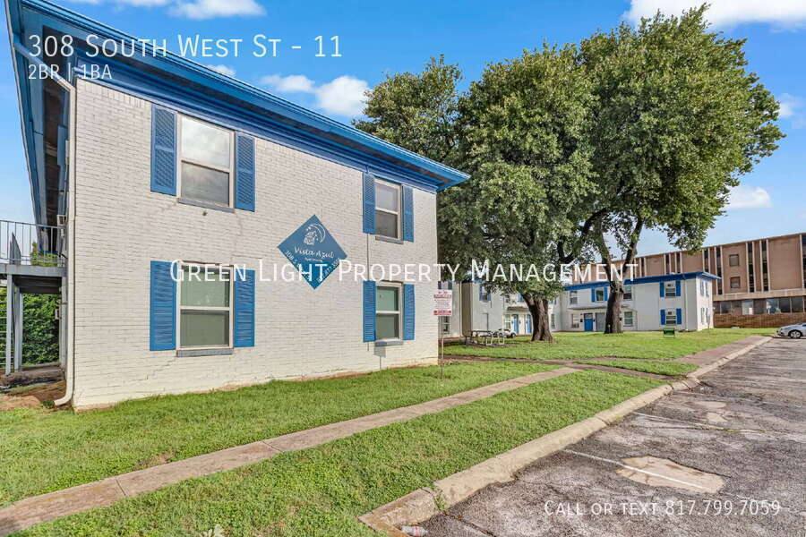 Apartment for rent at 308 S W St, Arlington, TX 76010