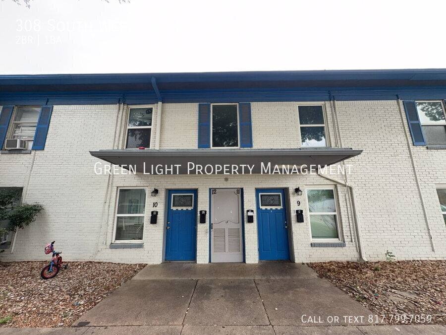 Apartment for rent at 308 S W St, Arlington, TX 76010