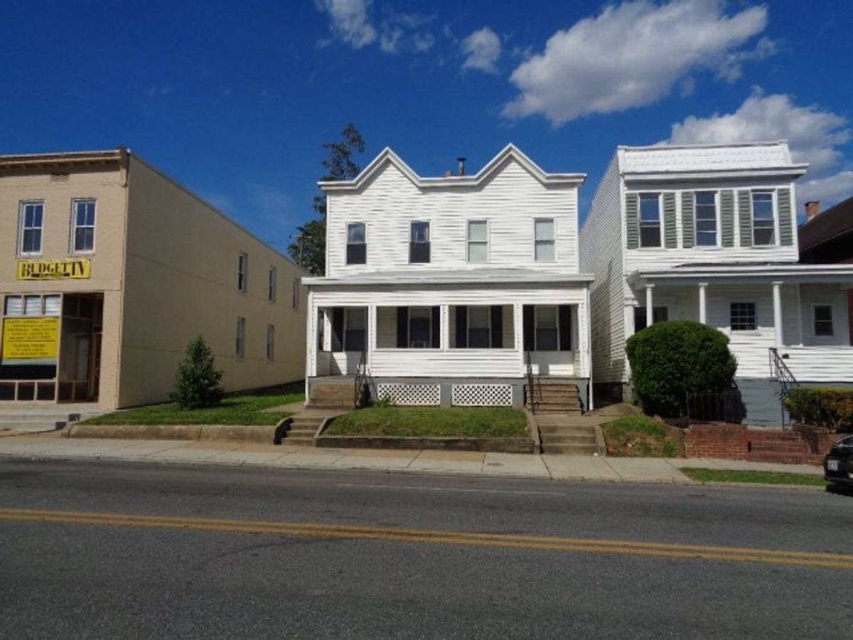 Apartment for rent at 4025 Falls Rd, Baltimore, MD 21211