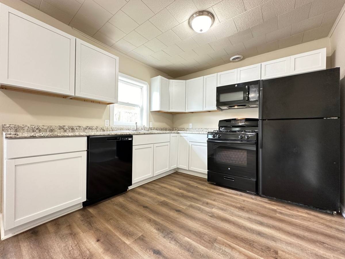 House for rent at 204 E Leland Ave, Des Moines, IA 50315