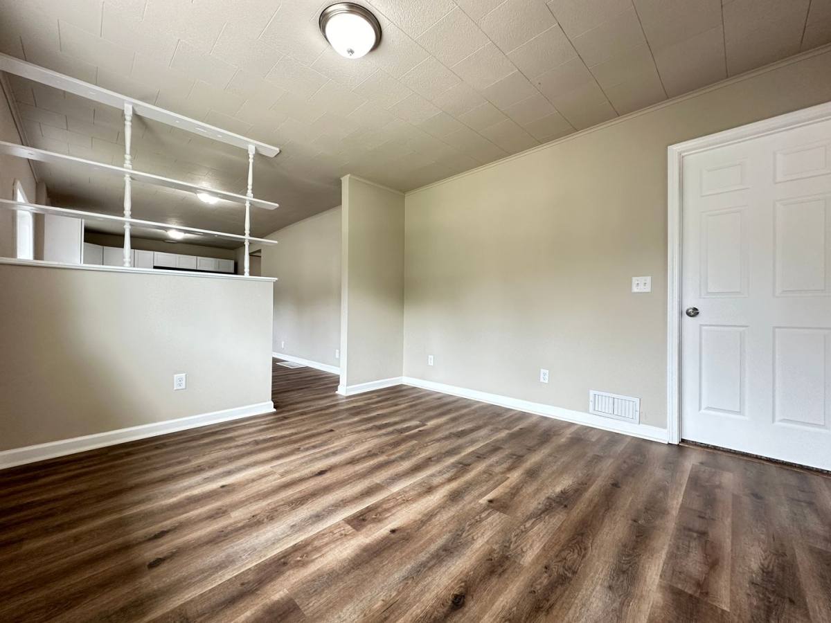 House for rent at 204 E Leland Ave, Des Moines, IA 50315