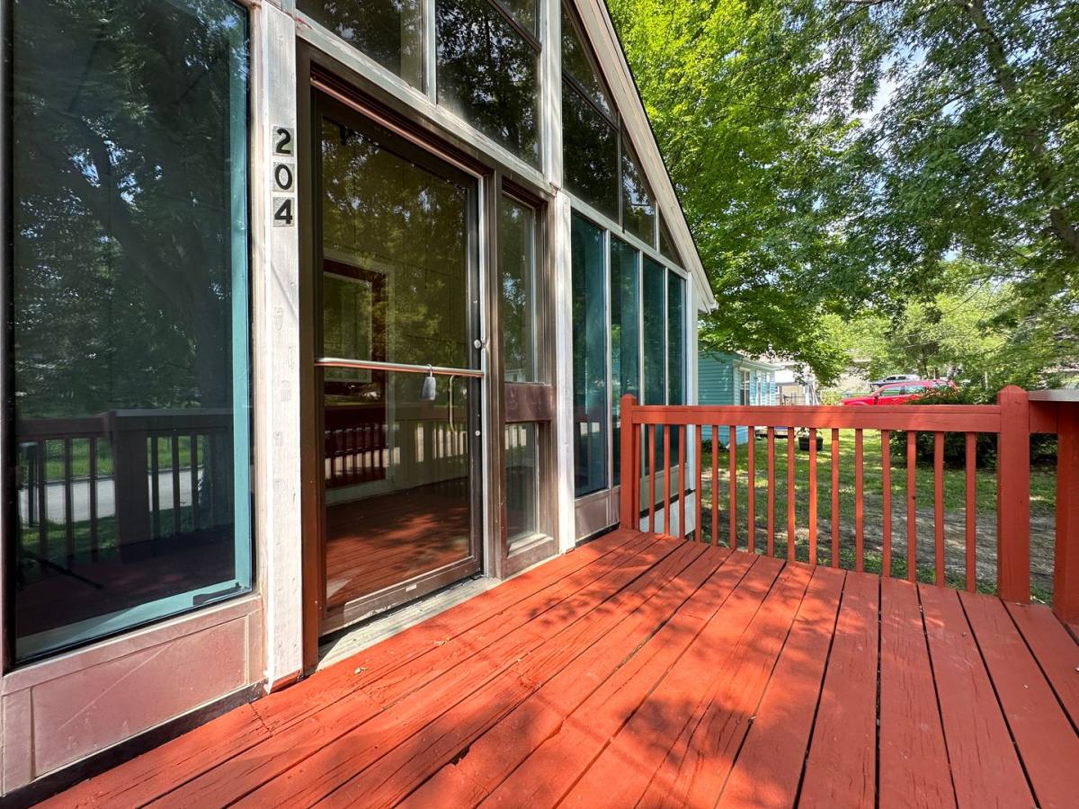 House for rent at 204 E Leland Ave, Des Moines, IA 50315