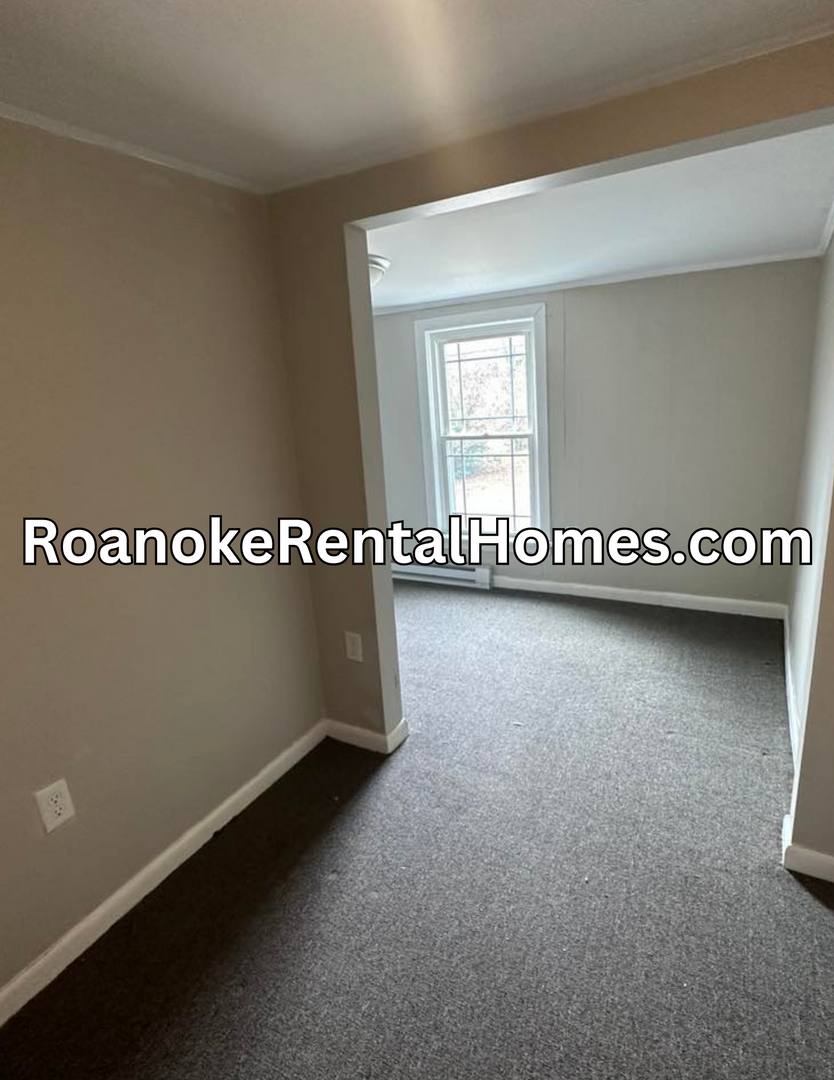 House for rent at 811 Peck St NW, Roanoke, VA 24017