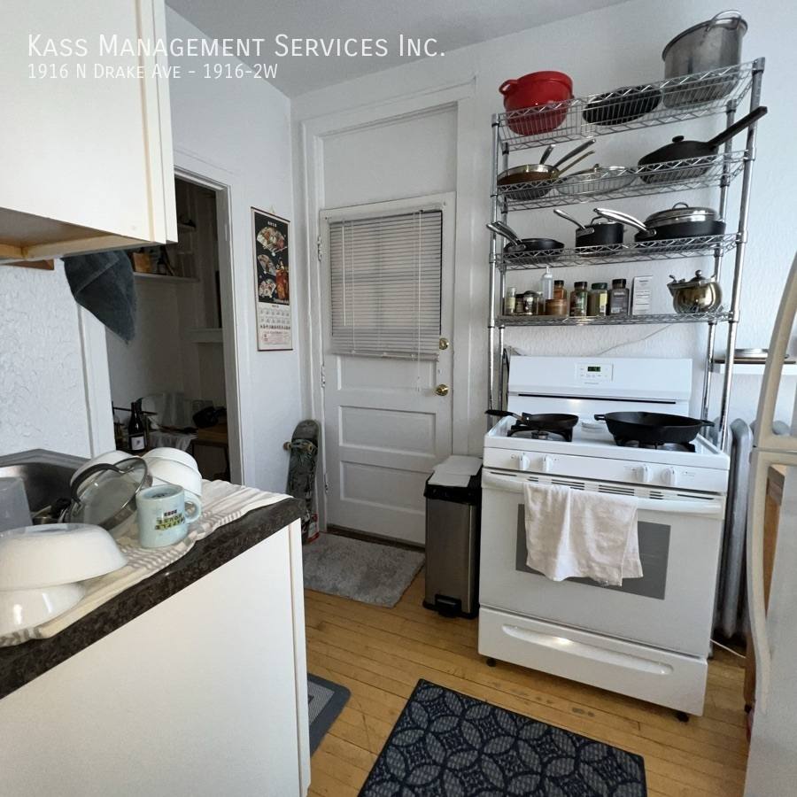 Apartment for rent at 1916 N Drake Ave #2W, Chicago, IL 60647