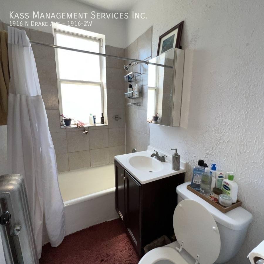 Apartment for rent at 1916 N Drake Ave #2W, Chicago, IL 60647