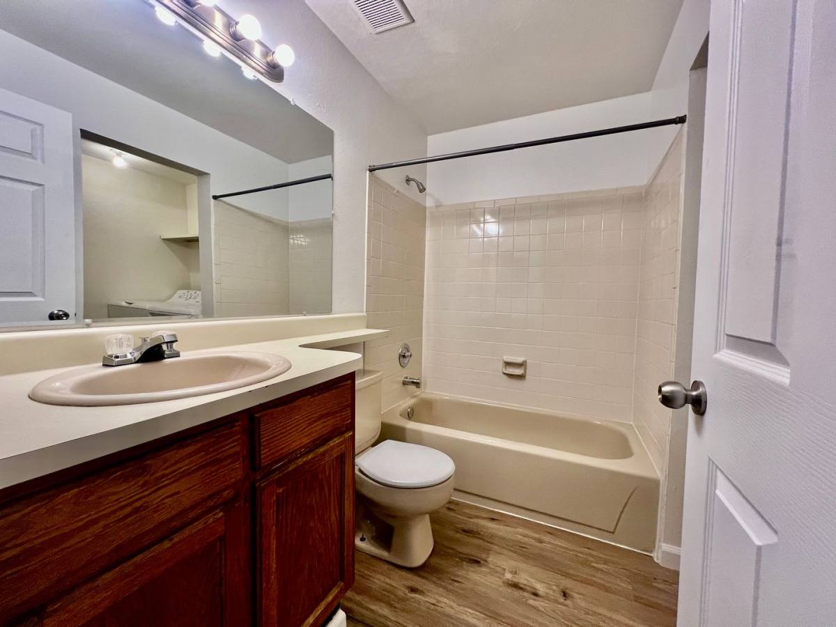 Condo for rent at 18073 E Ohio Ave #203, Aurora, CO 80017