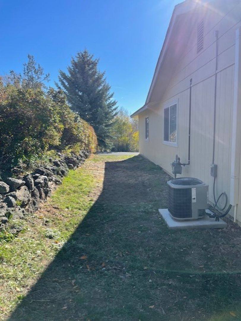 House for rent at 31633 Yonna St, Bonanza, OR 97623