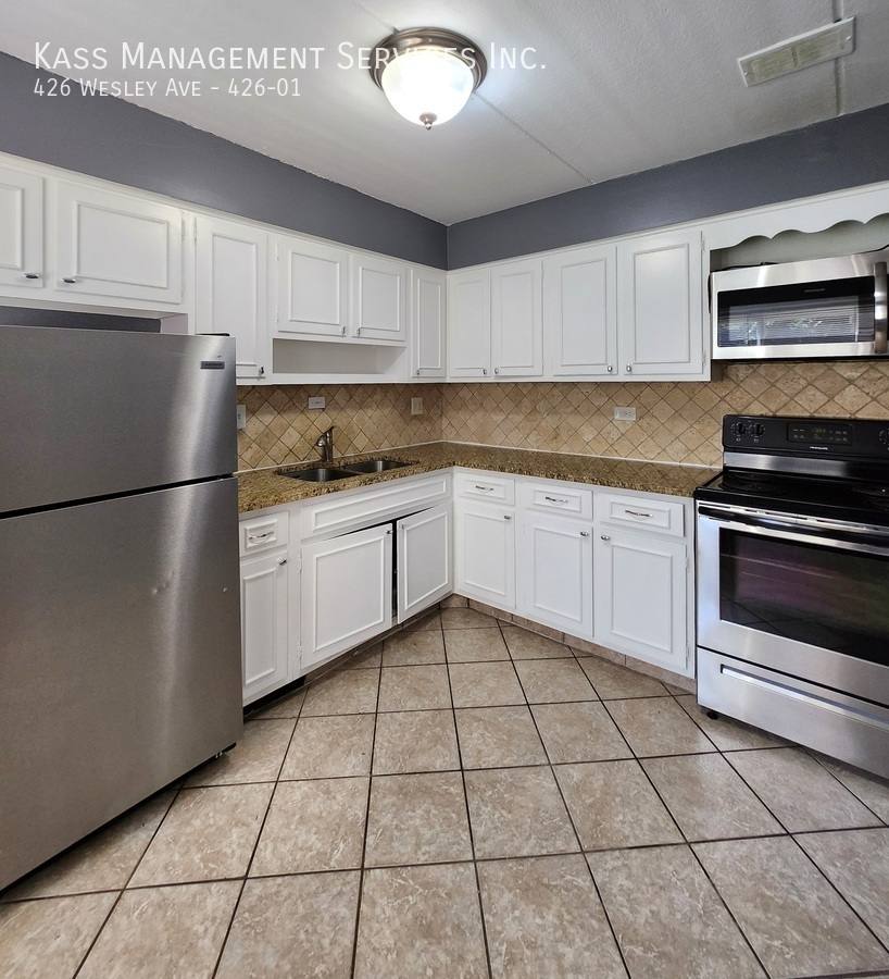Apartment for rent at 426 Wesley Ave #1, Oak Park, IL 60302