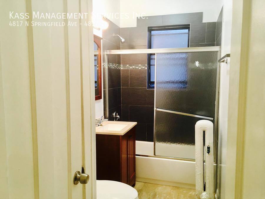 Apartment for rent at 4817 N Springfield Ave #2W, Chicago, IL 60625