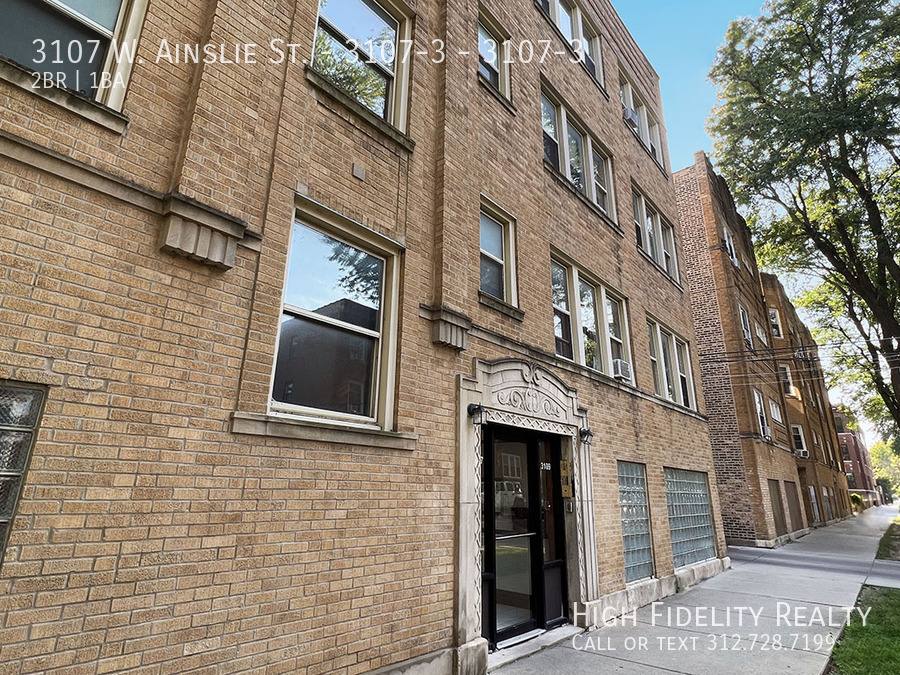 Apartment for rent at 3107 W Ainslie St #3, Chicago, IL 60625