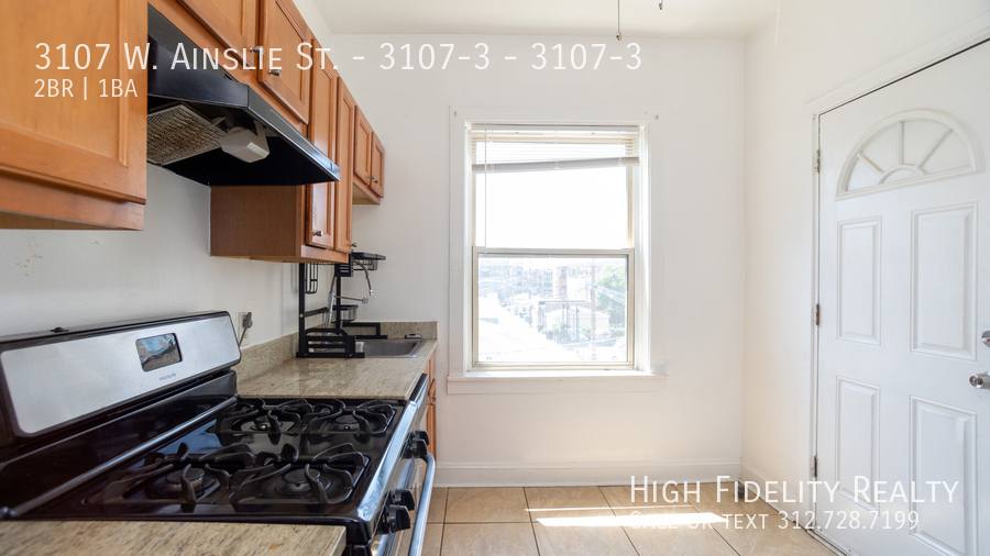Apartment for rent at 3107 W Ainslie St #3, Chicago, IL 60625