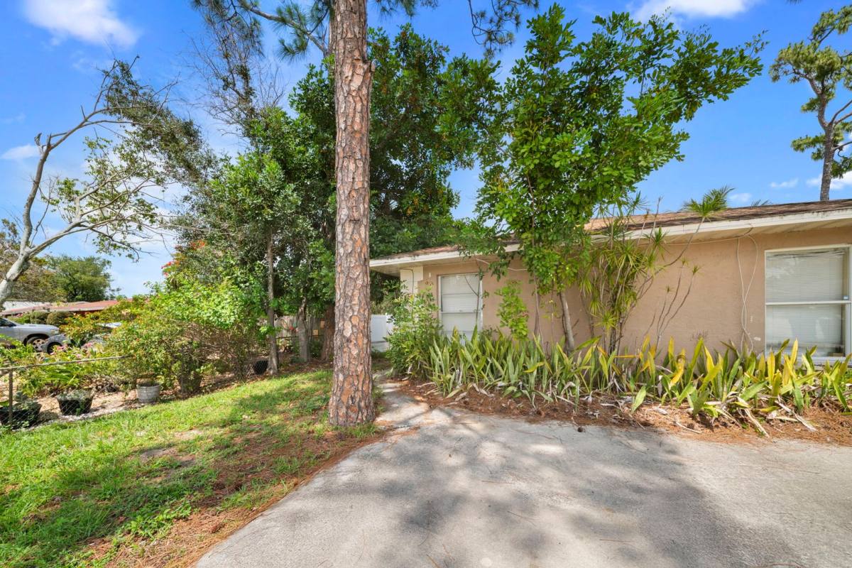 Apartment for rent at 5447-5449 10th Ave, Fort Myers, FL 33907