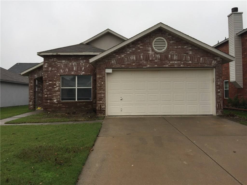 House for rent at 10137 Chapel Glen Terrace, Fort Worth, TX 76116