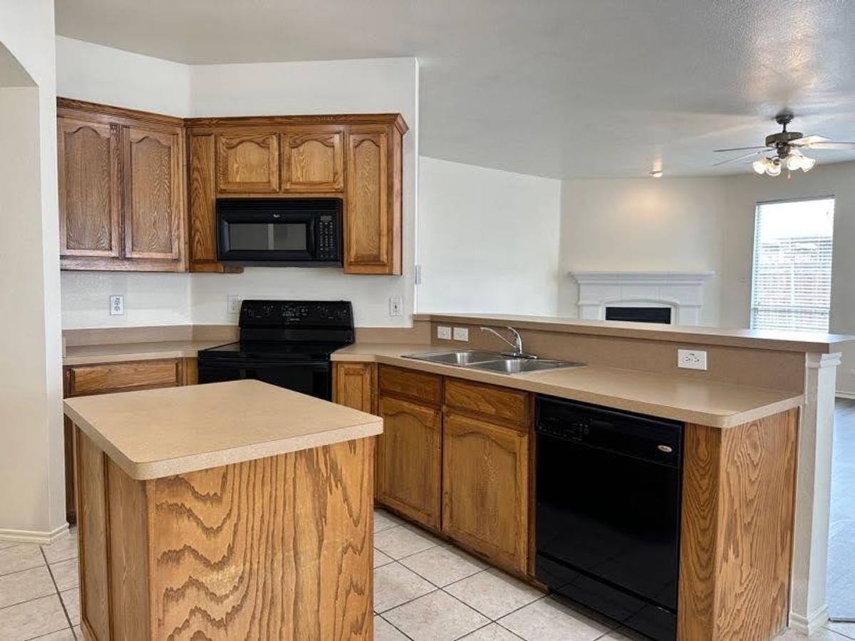 House for rent at 6109 Melanie Dr, Fort Worth, TX 76131