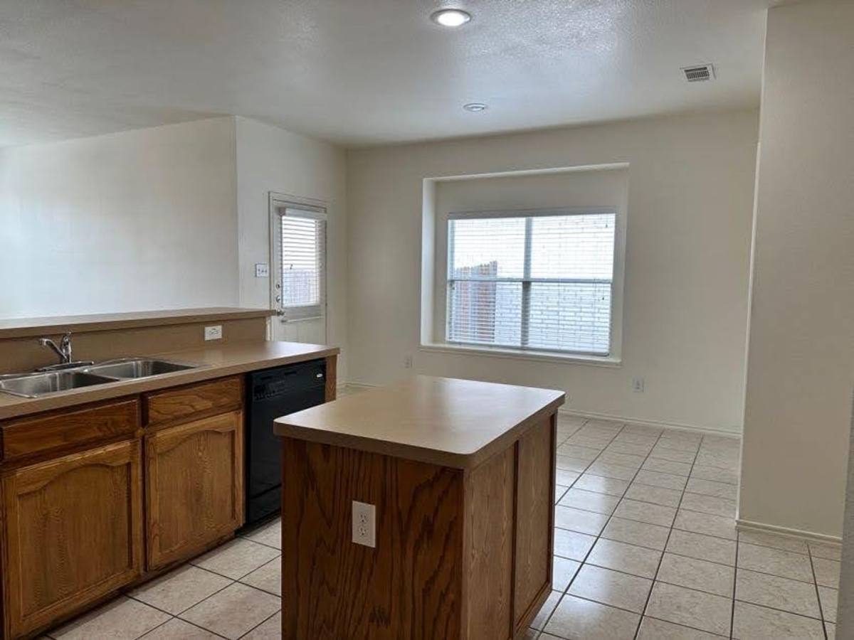 House for rent at 6109 Melanie Dr, Fort Worth, TX 76131