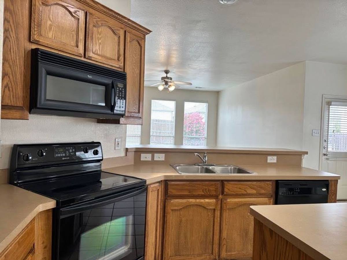 House for rent at 6109 Melanie Dr, Fort Worth, TX 76131
