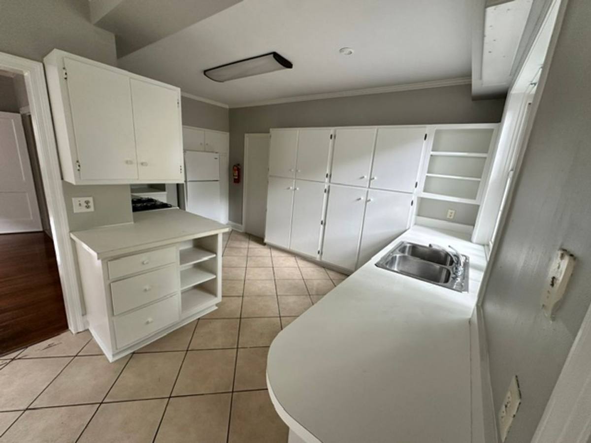 Apartment for rent at 2209 2211 Blossom St, Columbia, SC 29205