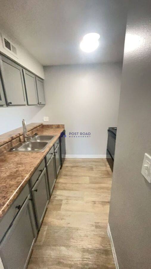 Apartment for rent at 2908 S Osage Ave #103, Wichita, KS 67217