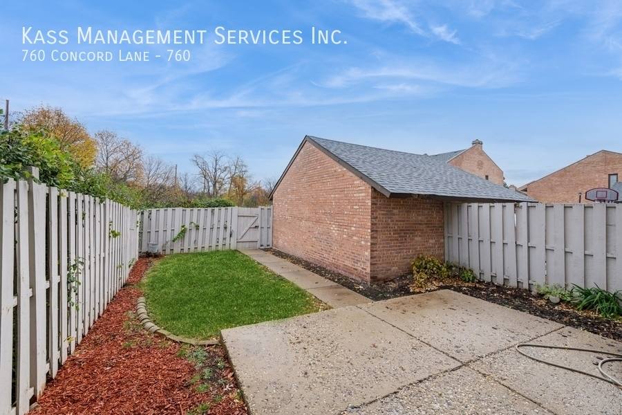 Townhouse for rent at 760 Concord Lane #760, Barrington, IL 60010