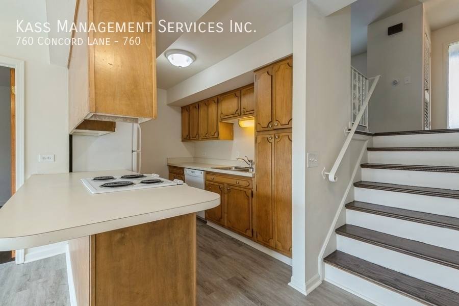 Townhouse for rent at 760 Concord Lane #760, Barrington, IL 60010