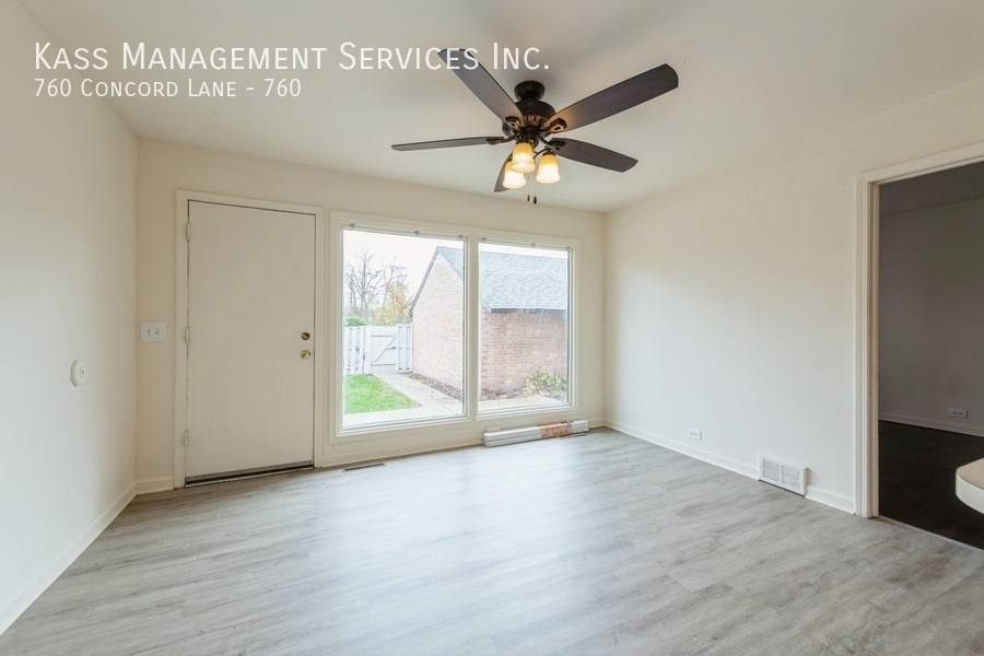 Townhouse for rent at 760 Concord Lane #760, Barrington, IL 60010