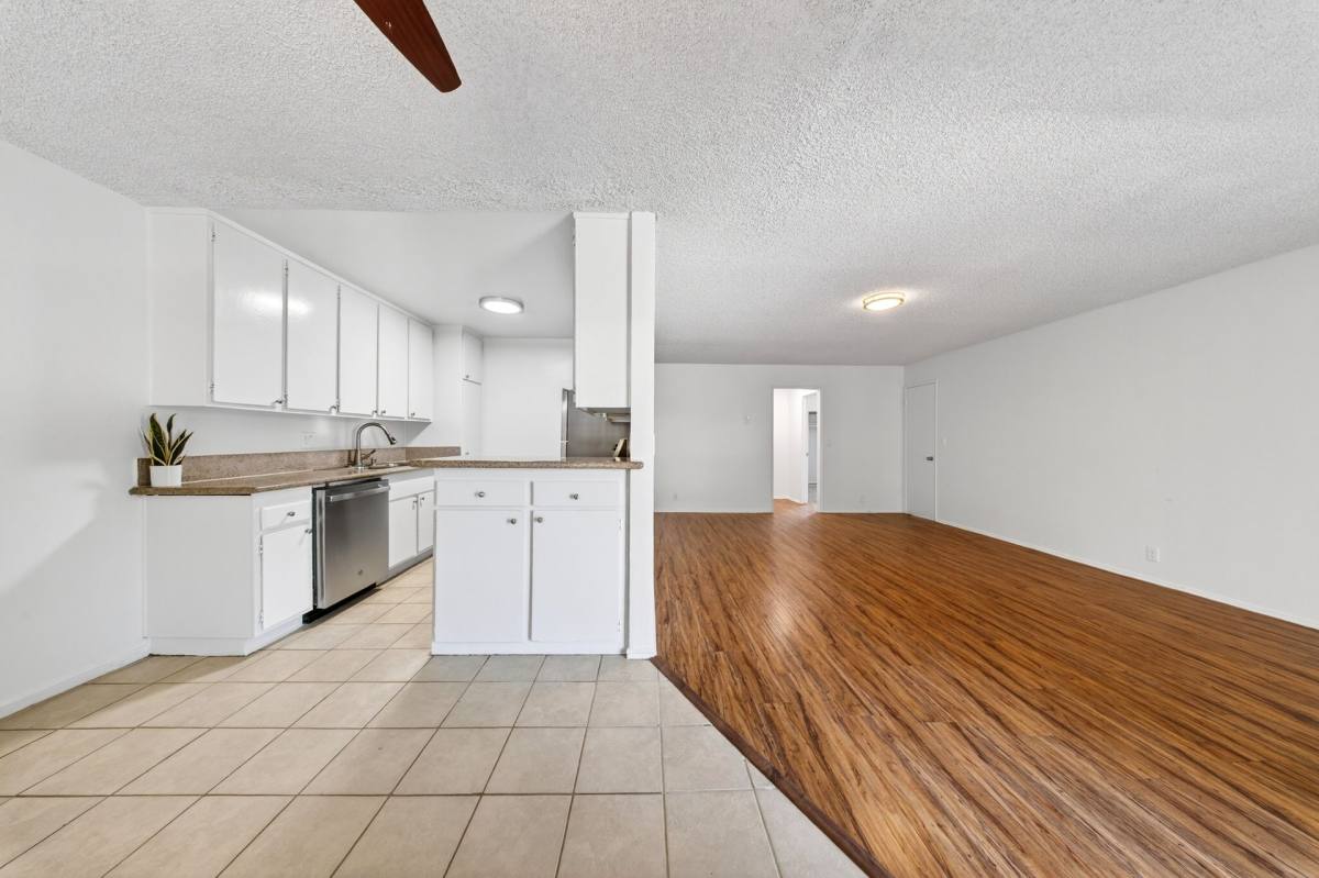 Apartment for rent at 20317 Saticoy St, Winnetka, CA 91306