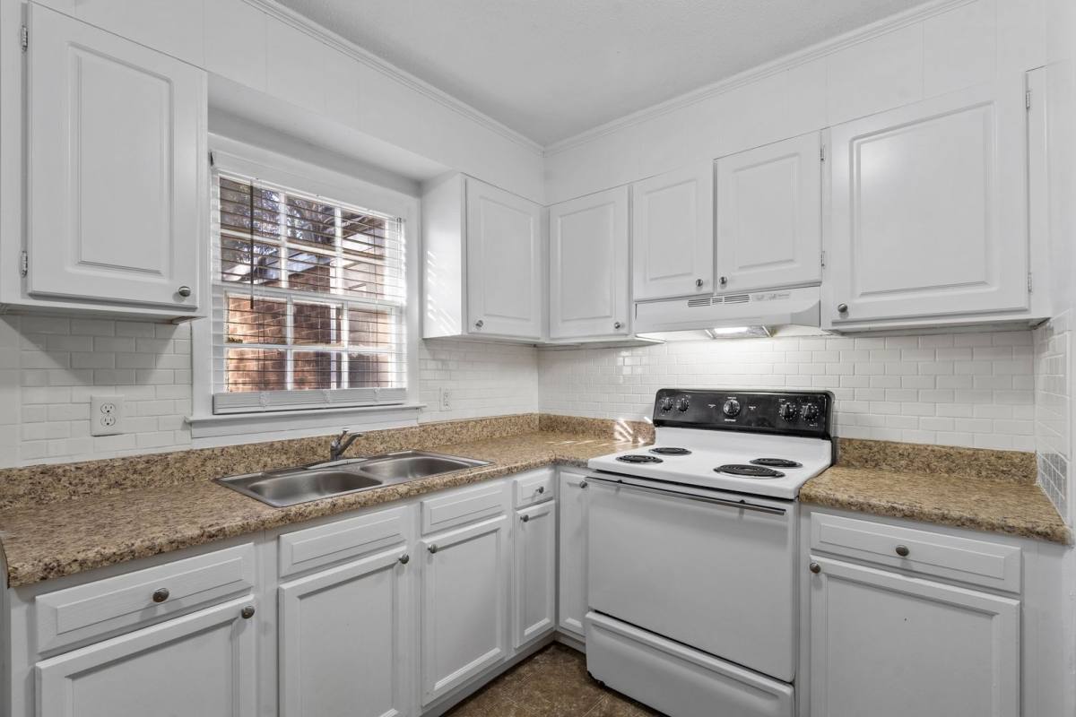 Apartment for rent at 300 E McPherson Dr, Mebane, NC 27302