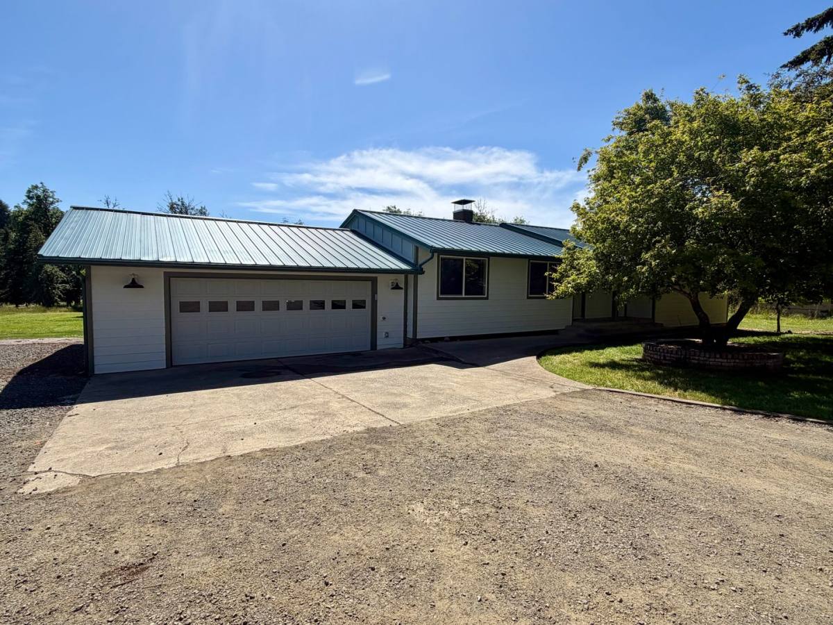 House for rent at 1191 Sable Dr, Roseburg, OR 97470