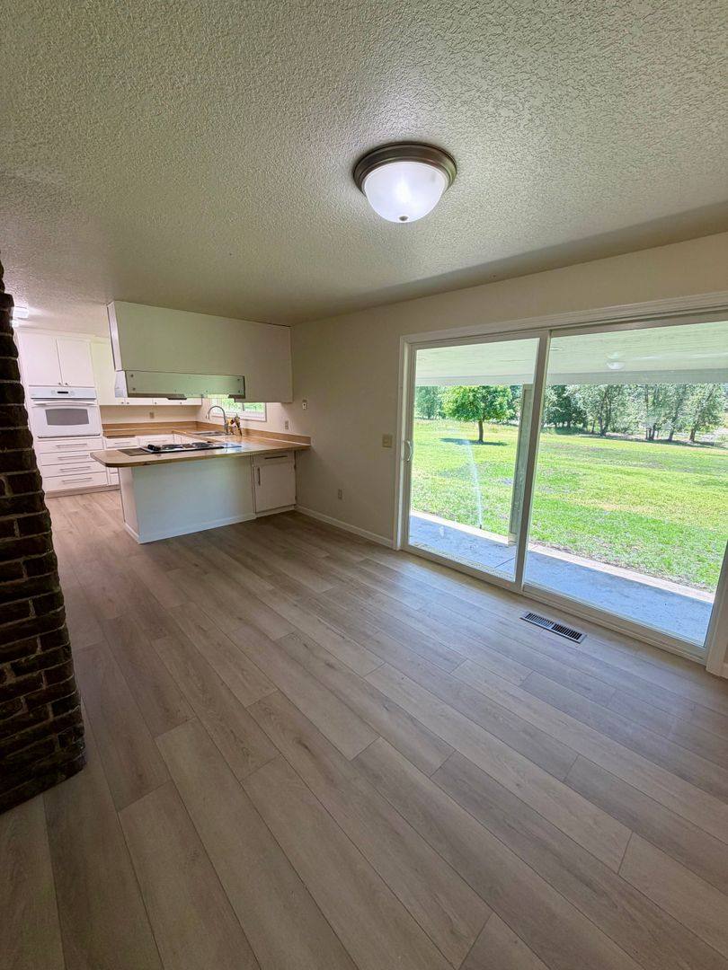 House for rent at 1191 Sable Dr, Roseburg, OR 97470