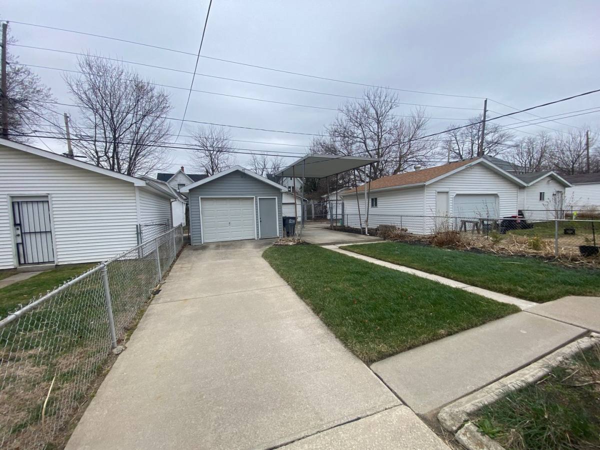 House for rent at 929 Norwood Ave, Toledo, OH 43607