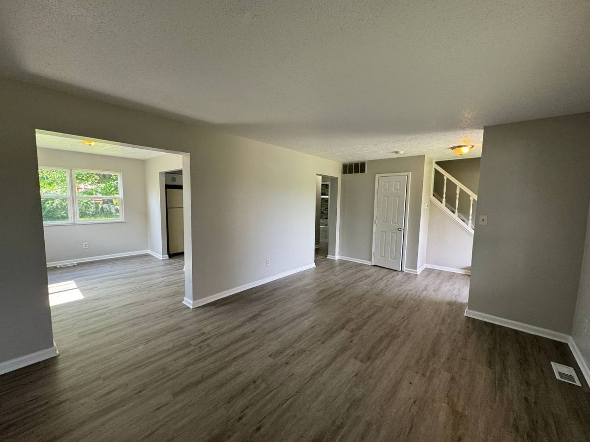 House for rent at 9634 Meadowlark Dr, Indianapolis, IN 46235