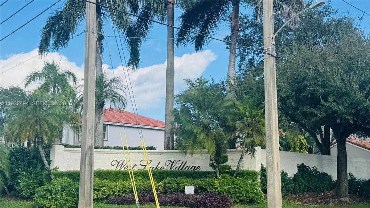Townhouse for rent at 1094 Redwood St, Hollywood, FL 33019