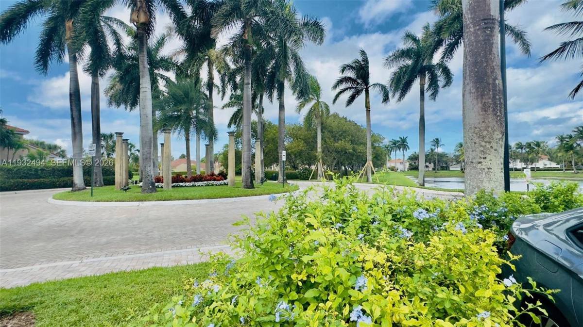 Townhouse for rent at 1094 Redwood St, Hollywood, FL 33019
