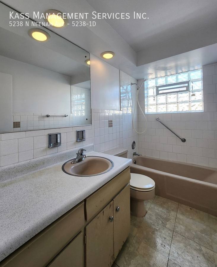 Apartment for rent at 5238 N Neenah Ave #1D, Chicago, IL 60656