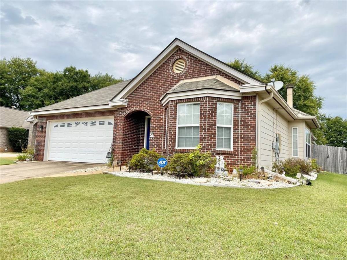 House for rent at 629 Linden Lane, Prattville, AL 36066