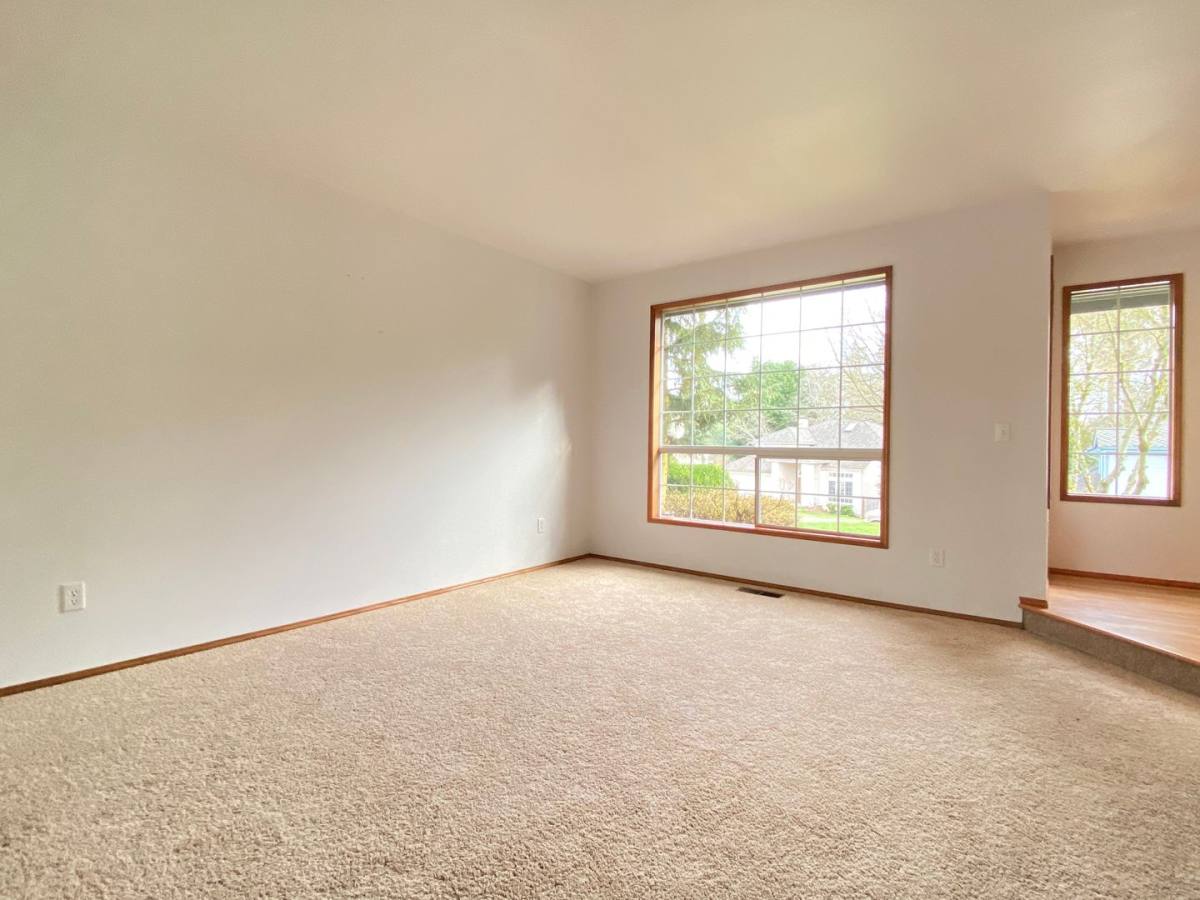 House for rent at 21445 130th Ave SE, Kent, WA 98031