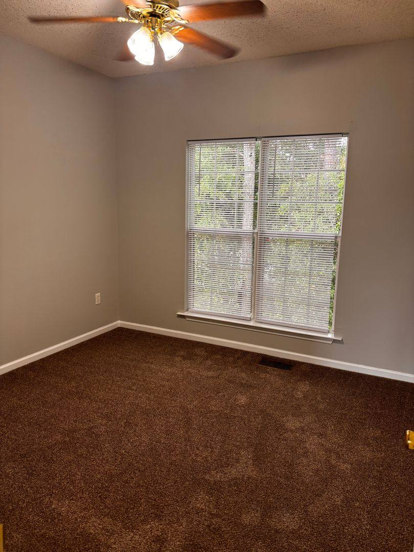 Apartment for rent at 1501 Myrtle St, Valdosta, GA 31601