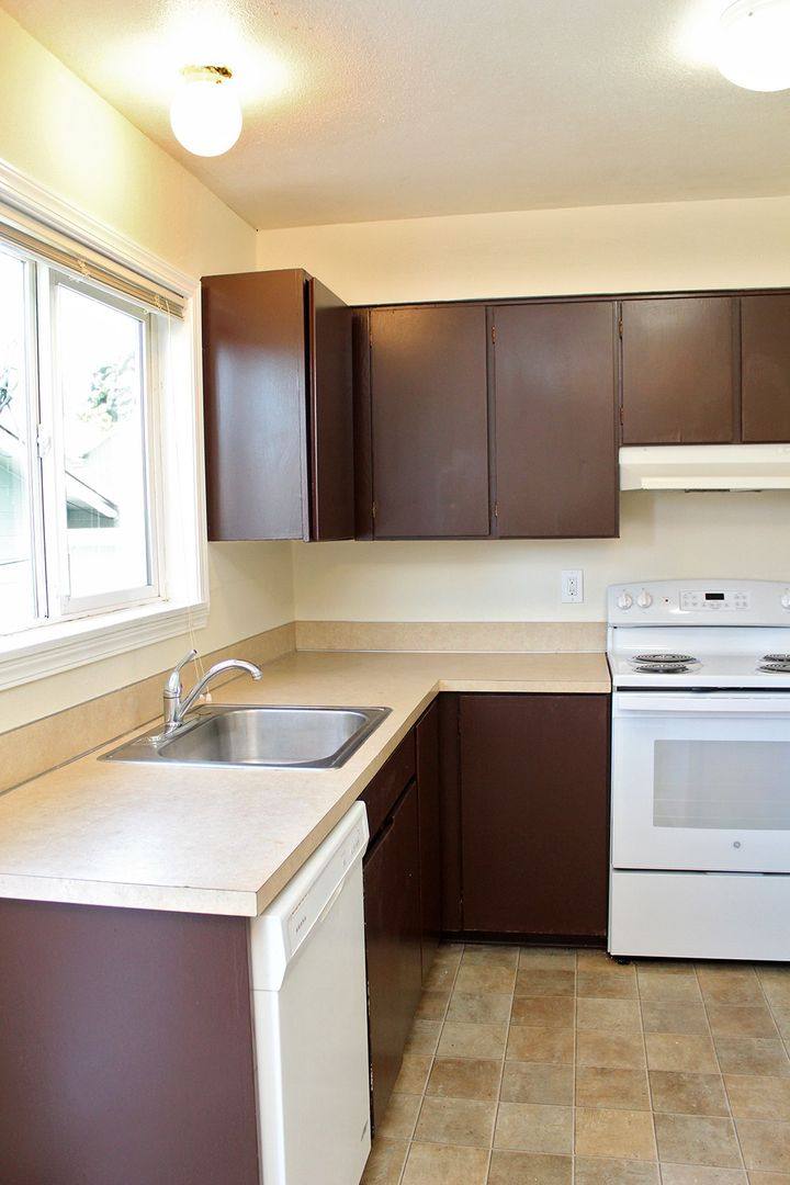 Apartment for rent at 10513 - 10535 NE Fremont St, Portland, OR 97220