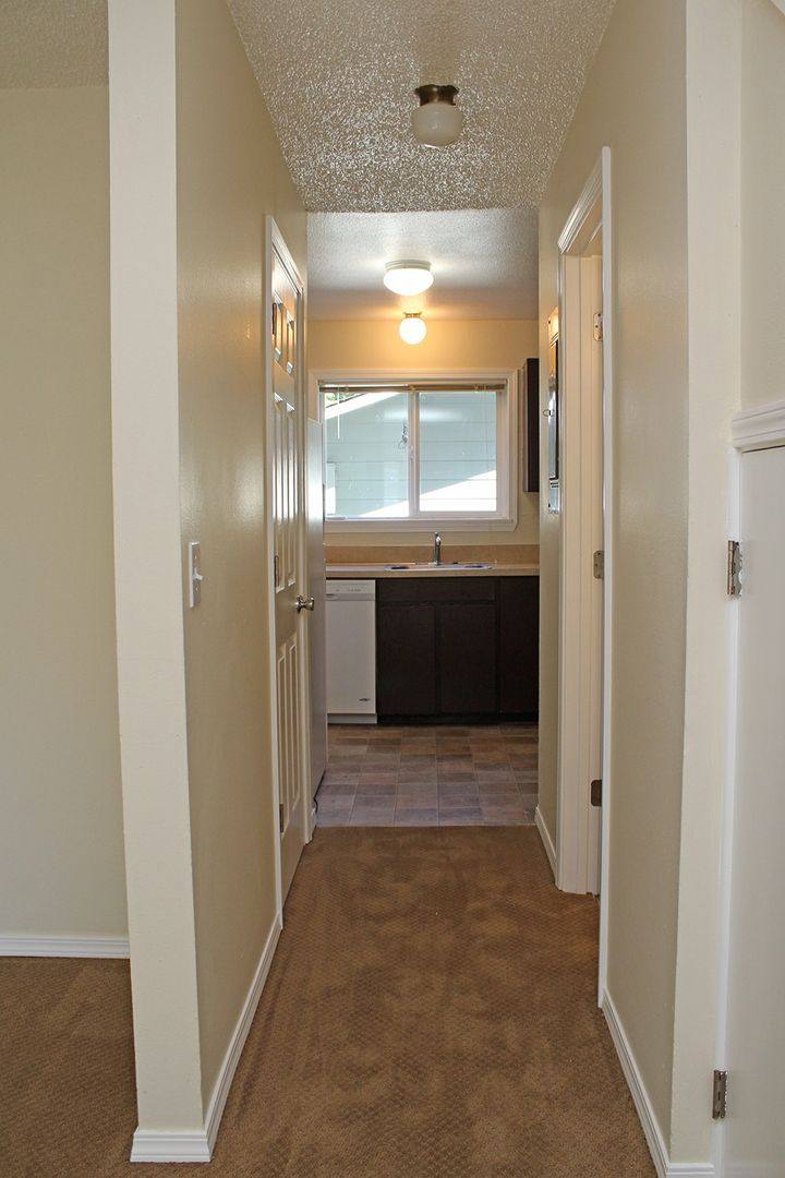 Apartment for rent at 10513 - 10535 NE Fremont St, Portland, OR 97220